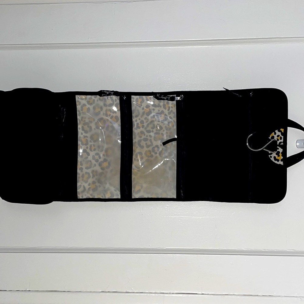VERA BRADLEY TRAVEL CASE